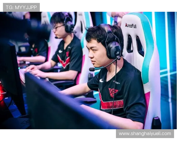 和平精英战术分析：LNG战队边路渗透策略全解析