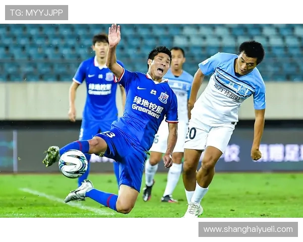 广州恒大与绿地申花激战正酣谁能在中超赛场笑到最后